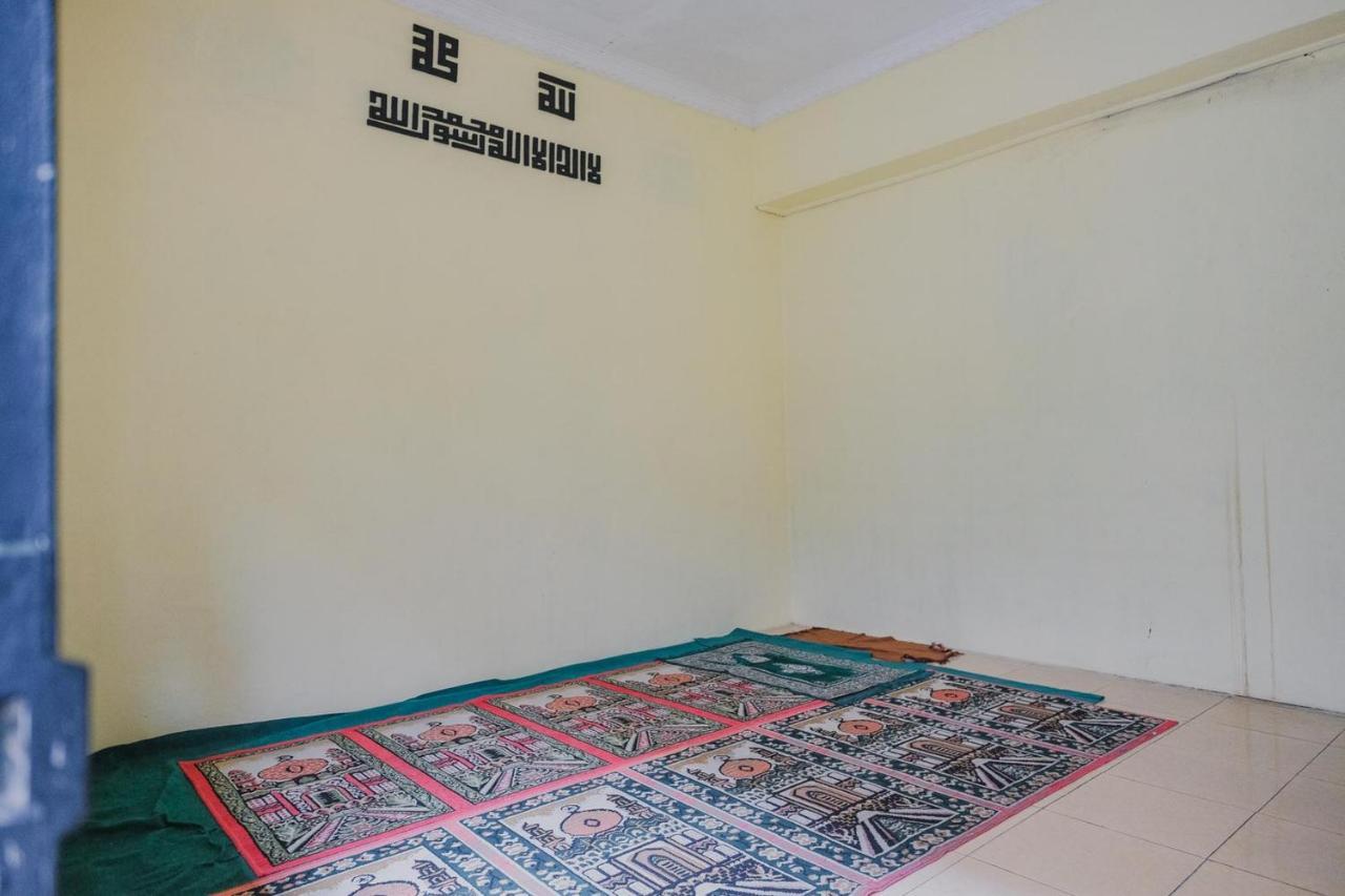 Reddoorz Syariah Near Kebun Raya Liwa Hotell Negarabatin Eksteriør bilde