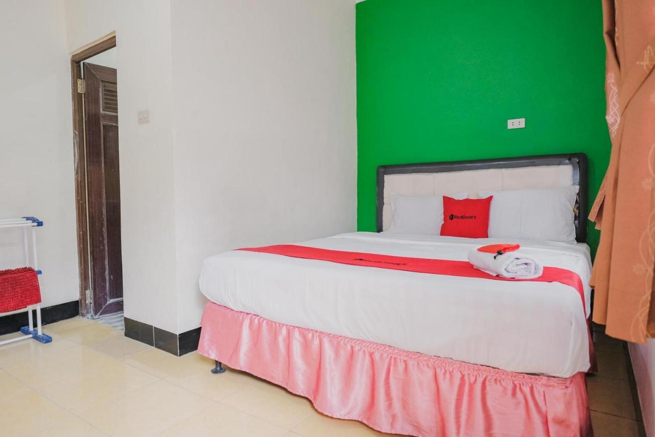 Reddoorz Syariah Near Kebun Raya Liwa Hotell Negarabatin Eksteriør bilde